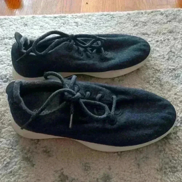 Allbirds Womens Dark Gray Wool Runner 9 - Picture 3 of 14